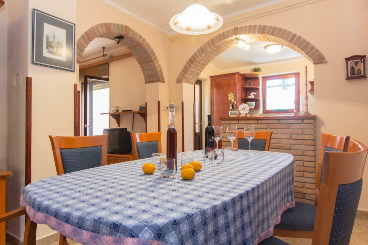 Guest House Ljubica Medulin Exteriör bild